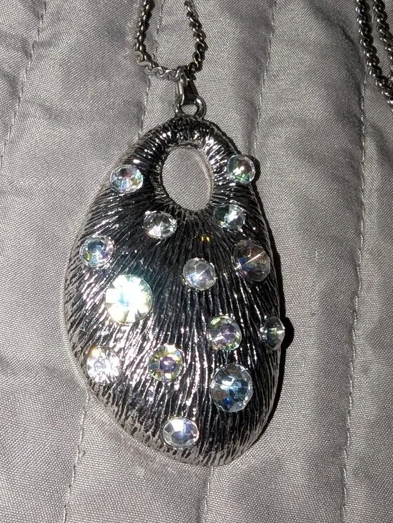 $1 with Bundle ~ Teardrop Pendant Necklace 6423 - Picture 2 of 3